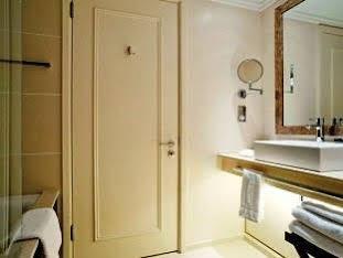 Hotel St. Pancras London, Autograph Collection 5*